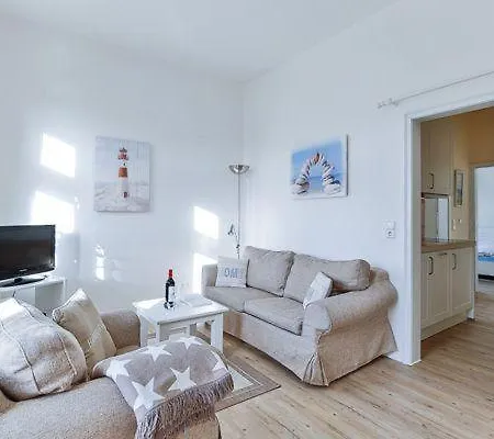 Apartmán App-6-mit-suedbalkon-in-strandnaher-lage-baederstil-villa-in-wenningstedt-sylt *